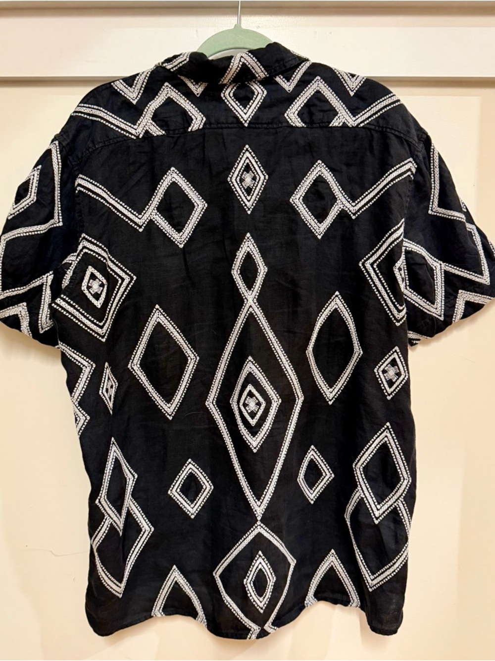Banana Republic Men's Black 100% linen embroidered Print Shirt, relaxed fit